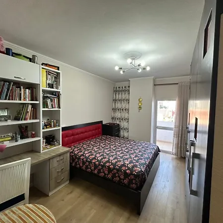 Apartament Tirane Appartamento *